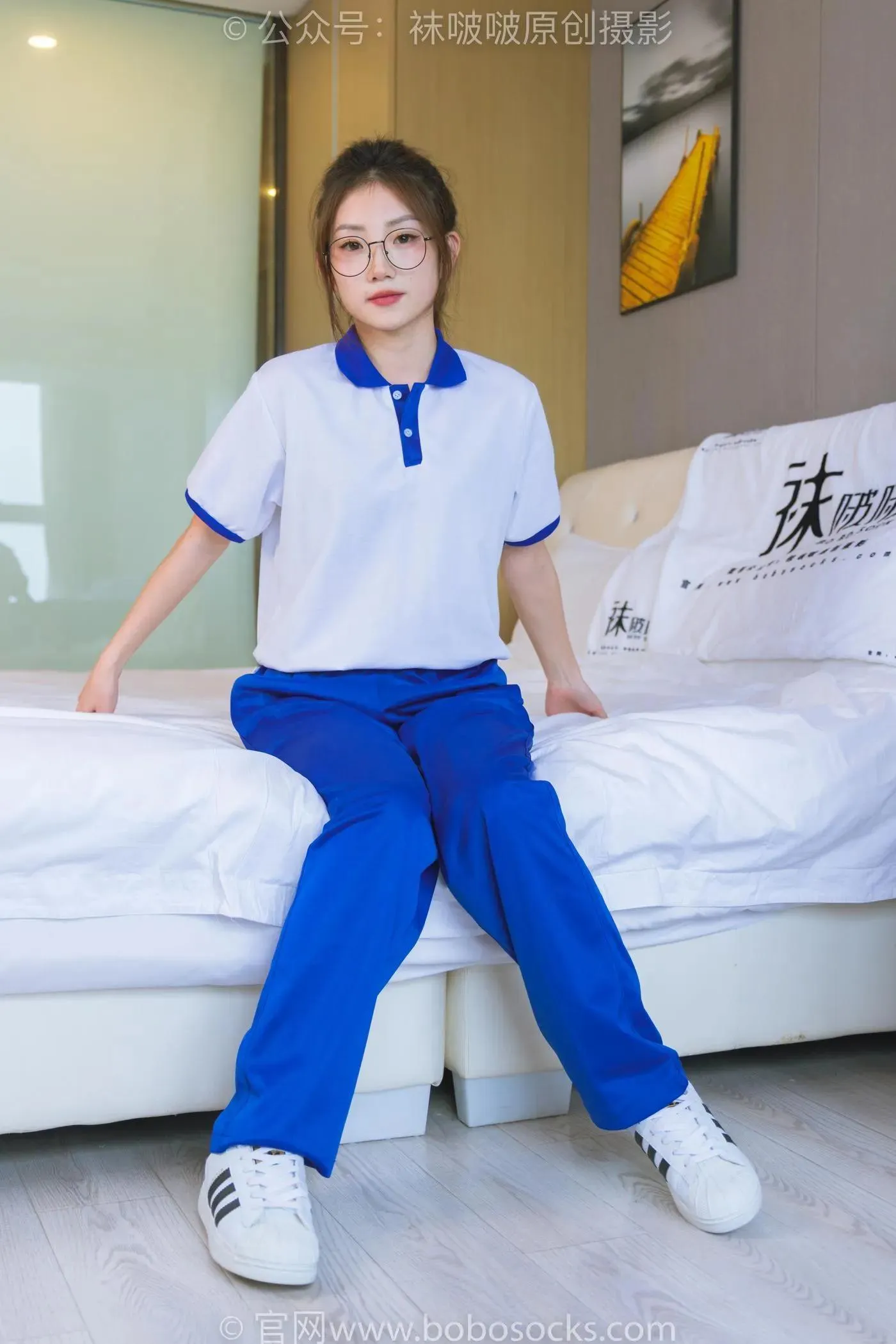 [BoBoSocks袜啵啵]NO.193 小沫-贝壳头板鞋、白棉袜、肉丝、校服裤里丝 [140P]插图1